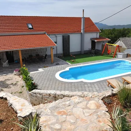Ela, With Heated Pool *