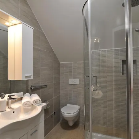 Villa Ela, With Heated Pool *