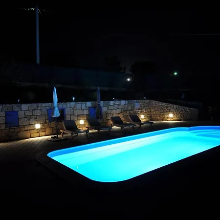 Villa Ela, With Heated Pool *